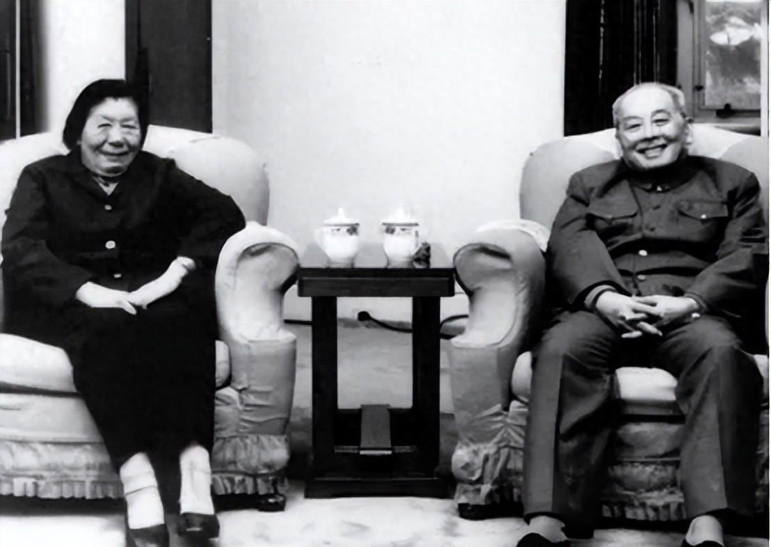 91年好友钟期光因病离世，叶飞痛失挚友，数百字挽联寄托兄弟情深令人感动
1940