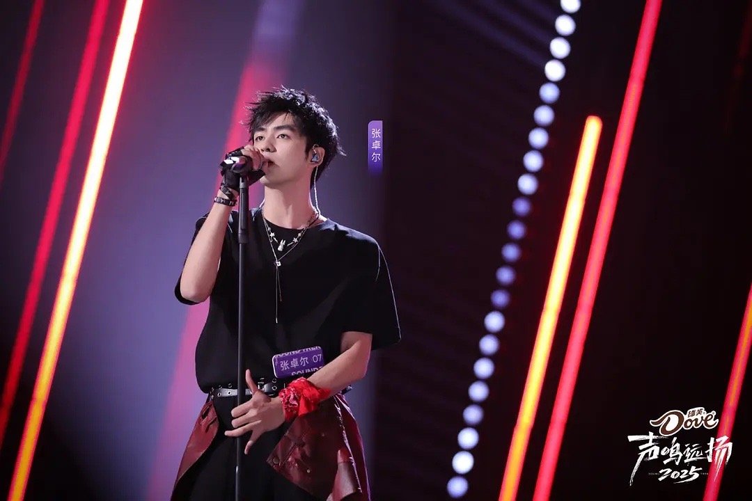 我要看声鸣远扬了，张卓尔今晚真的太帅了这孩子真的适合内娱，可以拍戏他如果淘汰了我