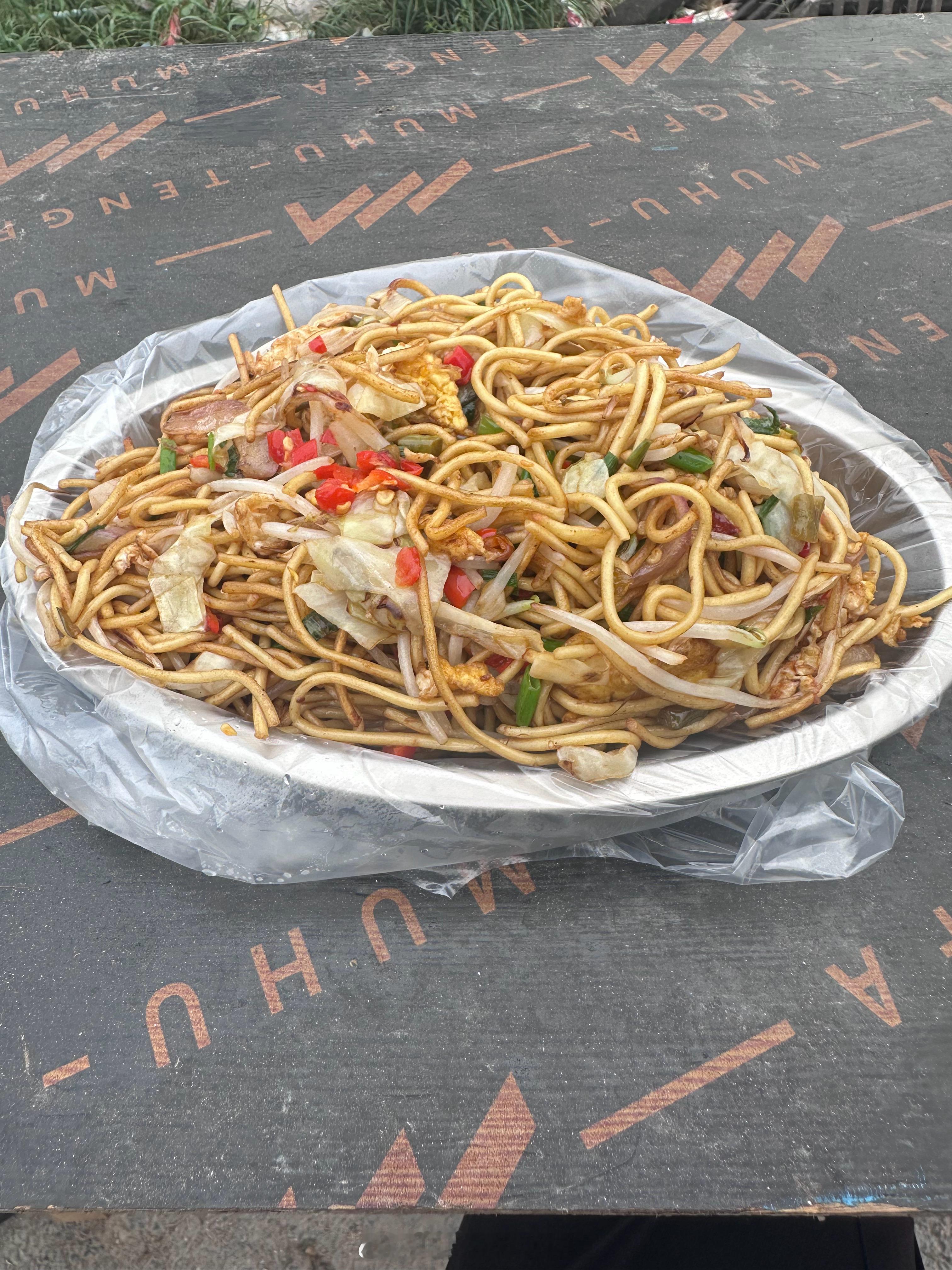 又来这个广州的尽头了，南沙二十涌一个天涯海角式的文化体育中心，方圆几公里没有吃的