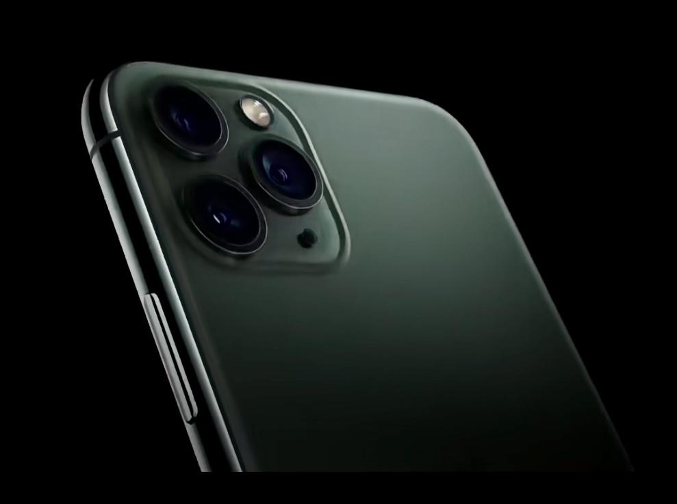 地球上第一款叫Pro Max的手机，是苹果公司在2019年发布的iPhone 1