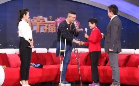 47岁的浙江女婿碰到车祸，造成右腿截肢，亲生母亲当场去世。没料到，无依无靠的时候