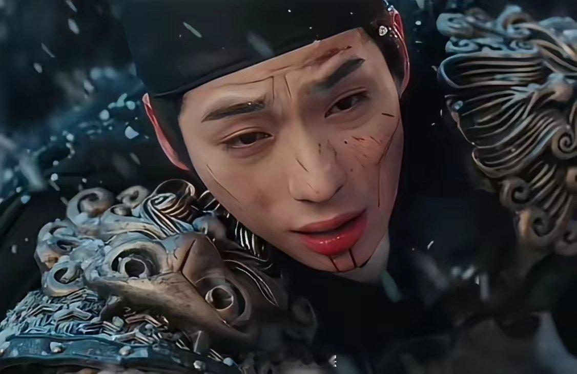 《九重紫》宋翰和苗安素这条线终于可以结束了！苗安素的刀藏在披风里，毫不犹豫地进，