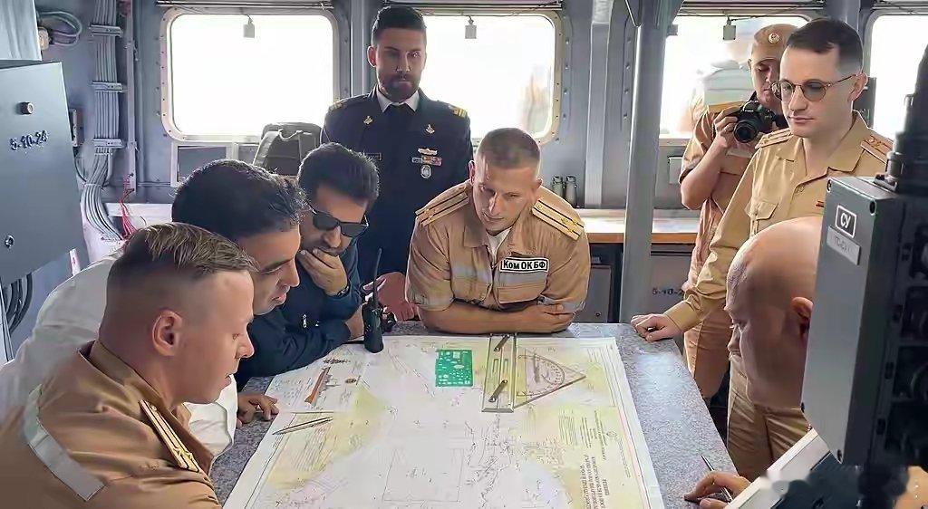 伊朗已经下定决心，抢在美国动手之前，把俄罗斯牢牢绑在战车上。林肯号航母编队列阵印