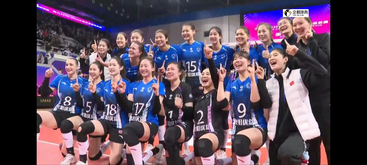 上海女排第一，江苏女排老二
联赛终于落下了帷幕，蔡斌带领的上海女排又一个3比0胜