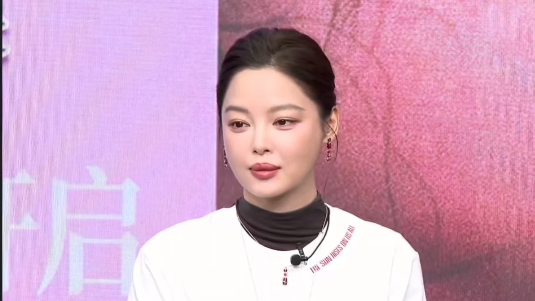 辛芷蕾直播 电影《日掛中天》扫楼现场，辛芷蕾分享表演转变：从《繁花》后才真正意识