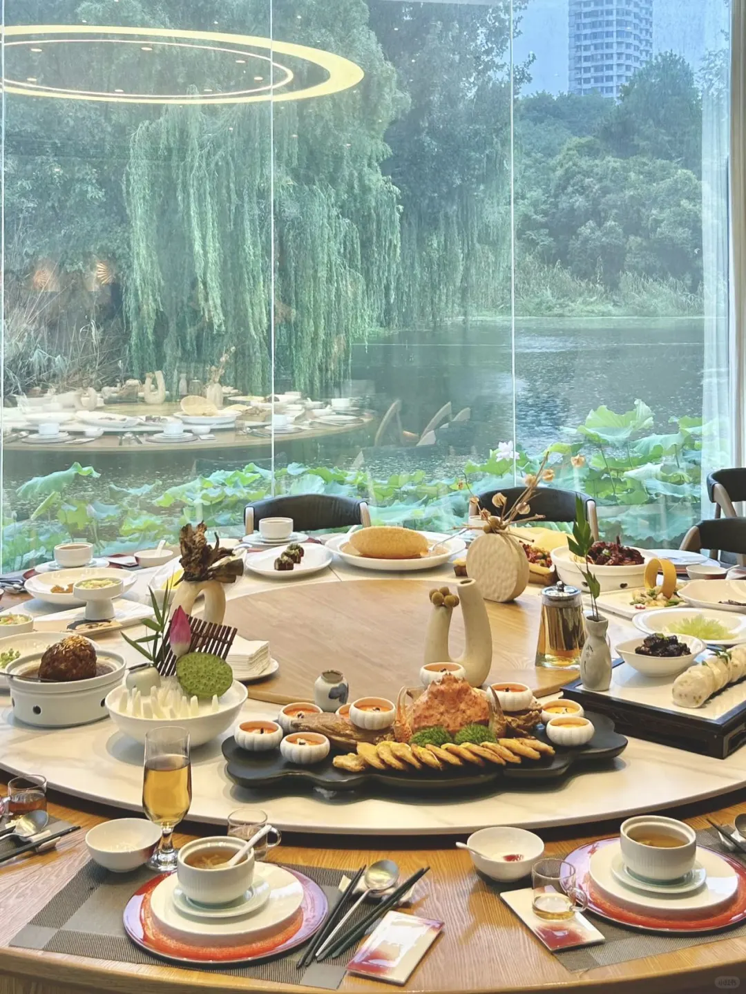 南京湖景餐厅🍴听雨赏荷🪷也太美好了吧