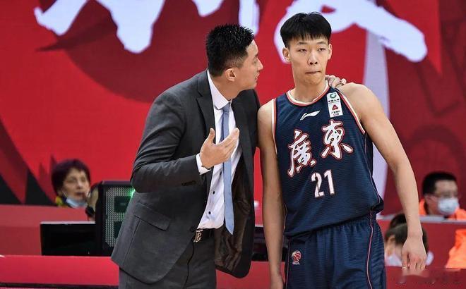 广东男篮潜力内线张昊无缘无故的“消失”了，广东男篮上一个怎么“离奇失踪”的球员还