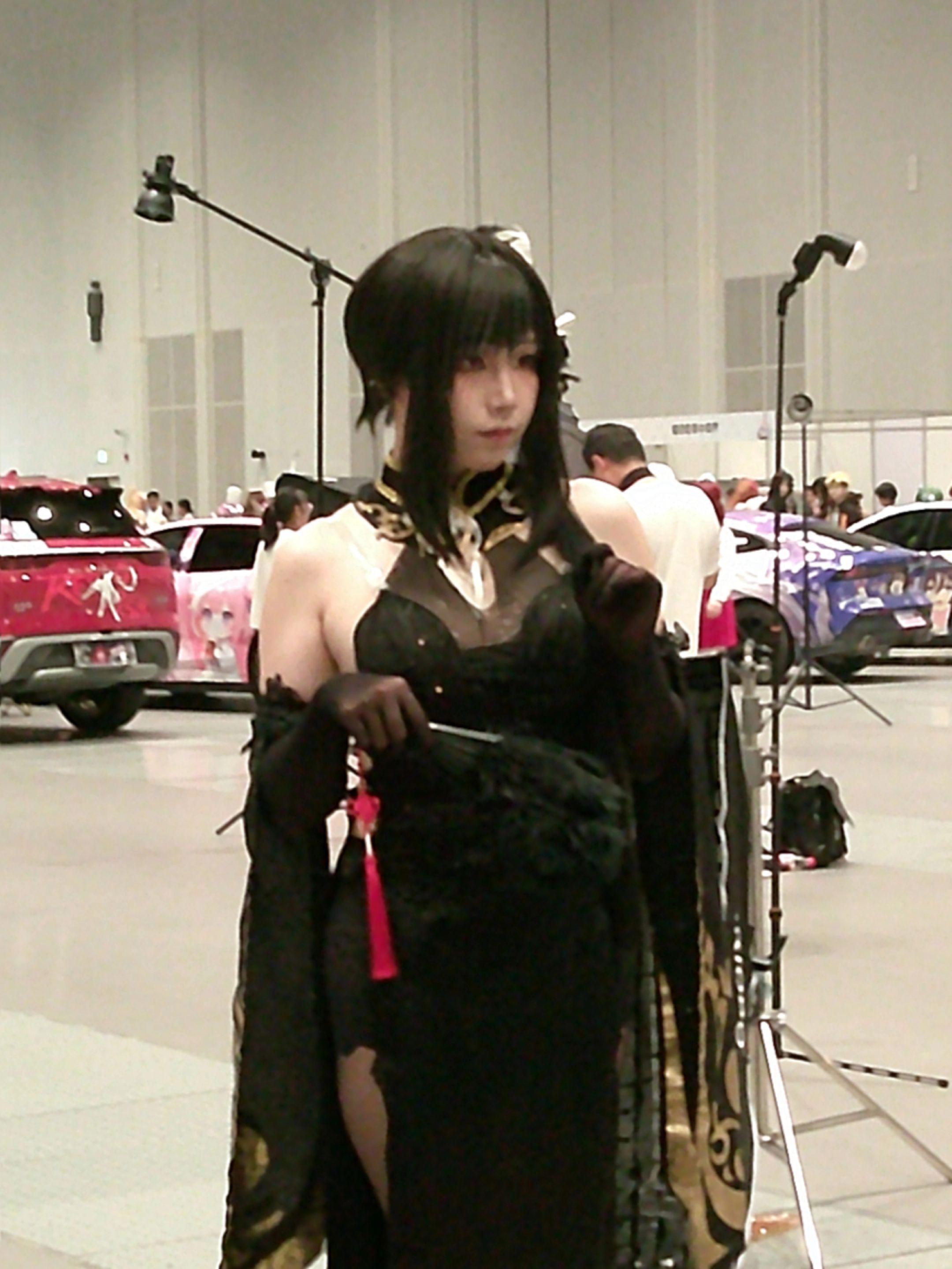 海底捞！她是谁？     高糊画质都挡不住我喜欢她