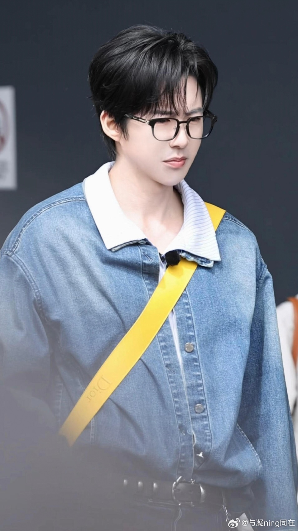 摩登兄弟应援色背包配牛仔，是我们双向奔赴的浪漫。 