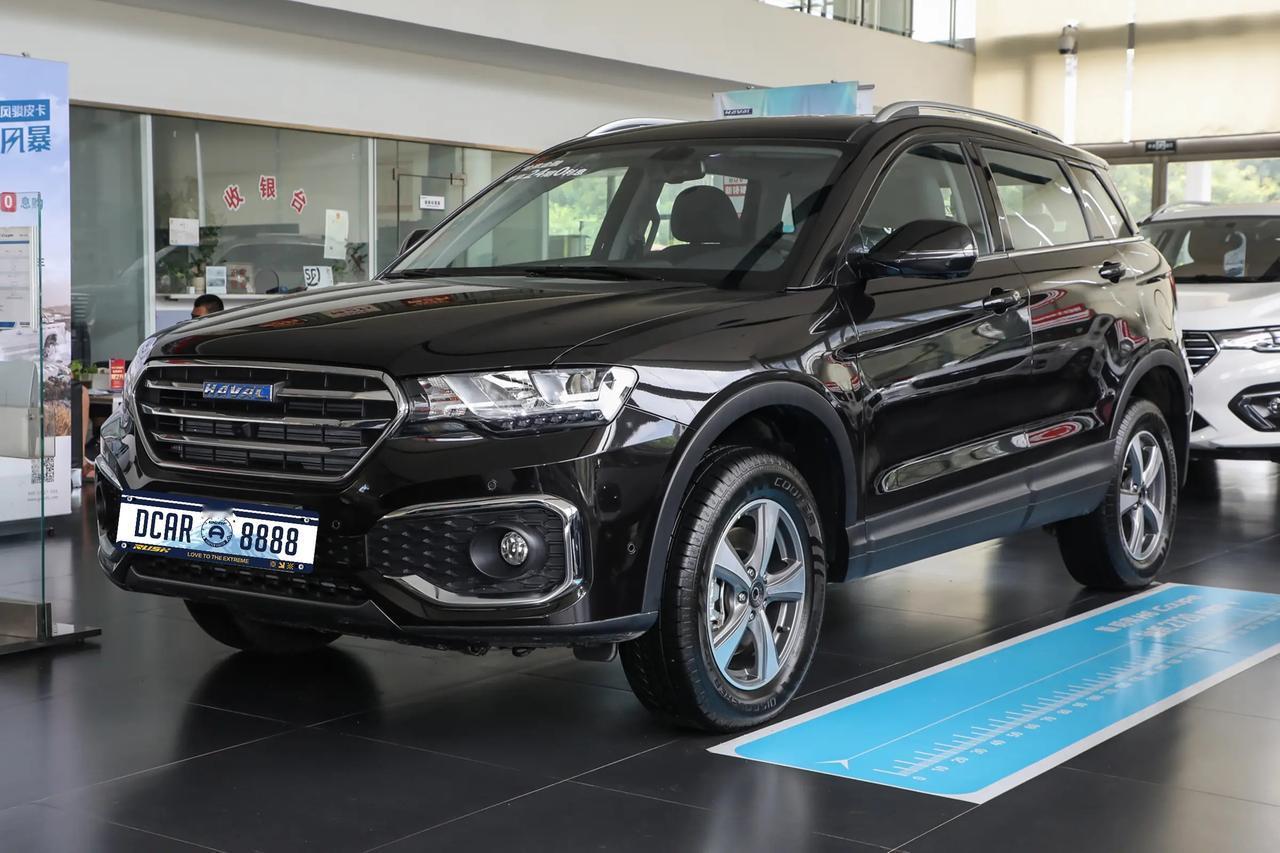 最近朋友想买台二手SUV，预算8万左右，看上了哈弗H6 Coupe。他自己在网上