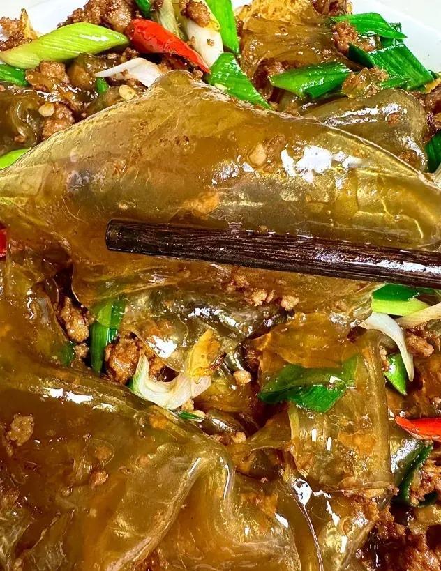 美味伴侣，米饭遭殃！享受之余，记得控制食量

粉皮肉沫菜谱确实诱人，充满了家的味