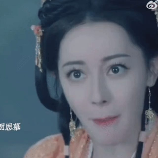 迪丽热巴回应女鬼一挺好的  多接这种本子  多演这种戏  多做这种表情