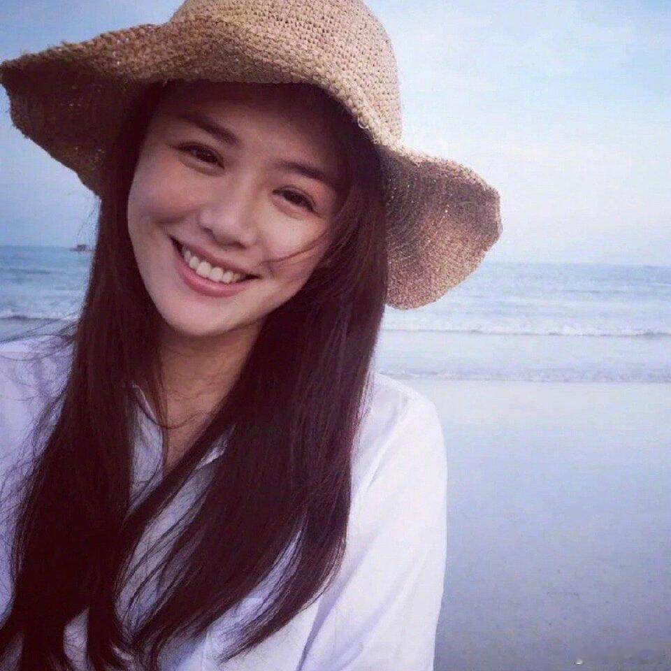 马思纯在花少乖成这样了马思纯就该多出来营业啊！多好看啊现在我发几张图给大家，当时