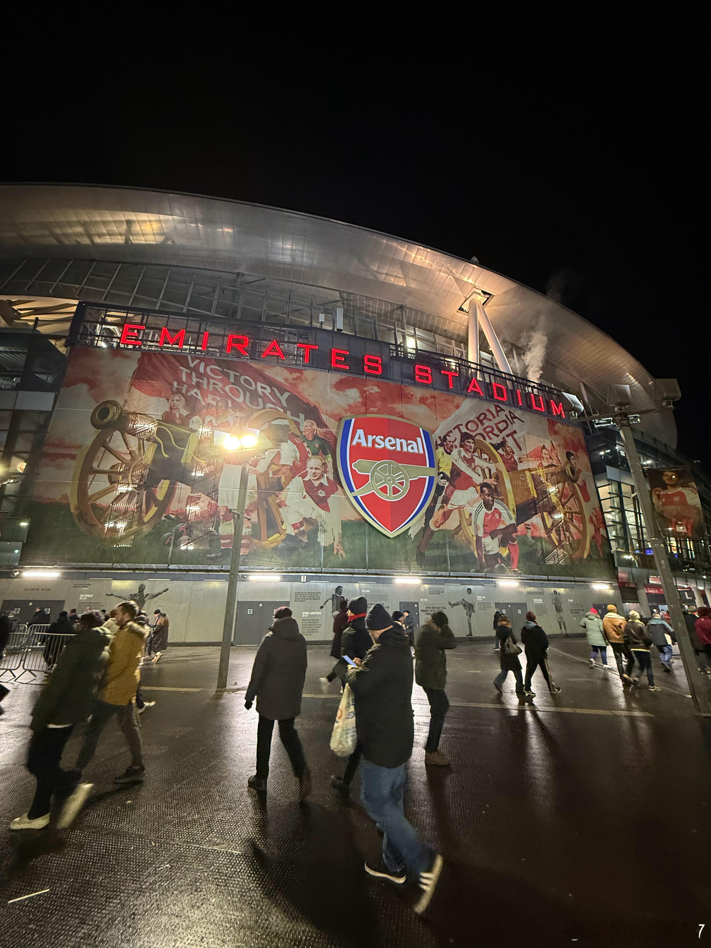 伊斯灵顿战术室到达现场，预测比分吧～COYG｛前三位正确的，官方纪念品｝伊斯灵顿