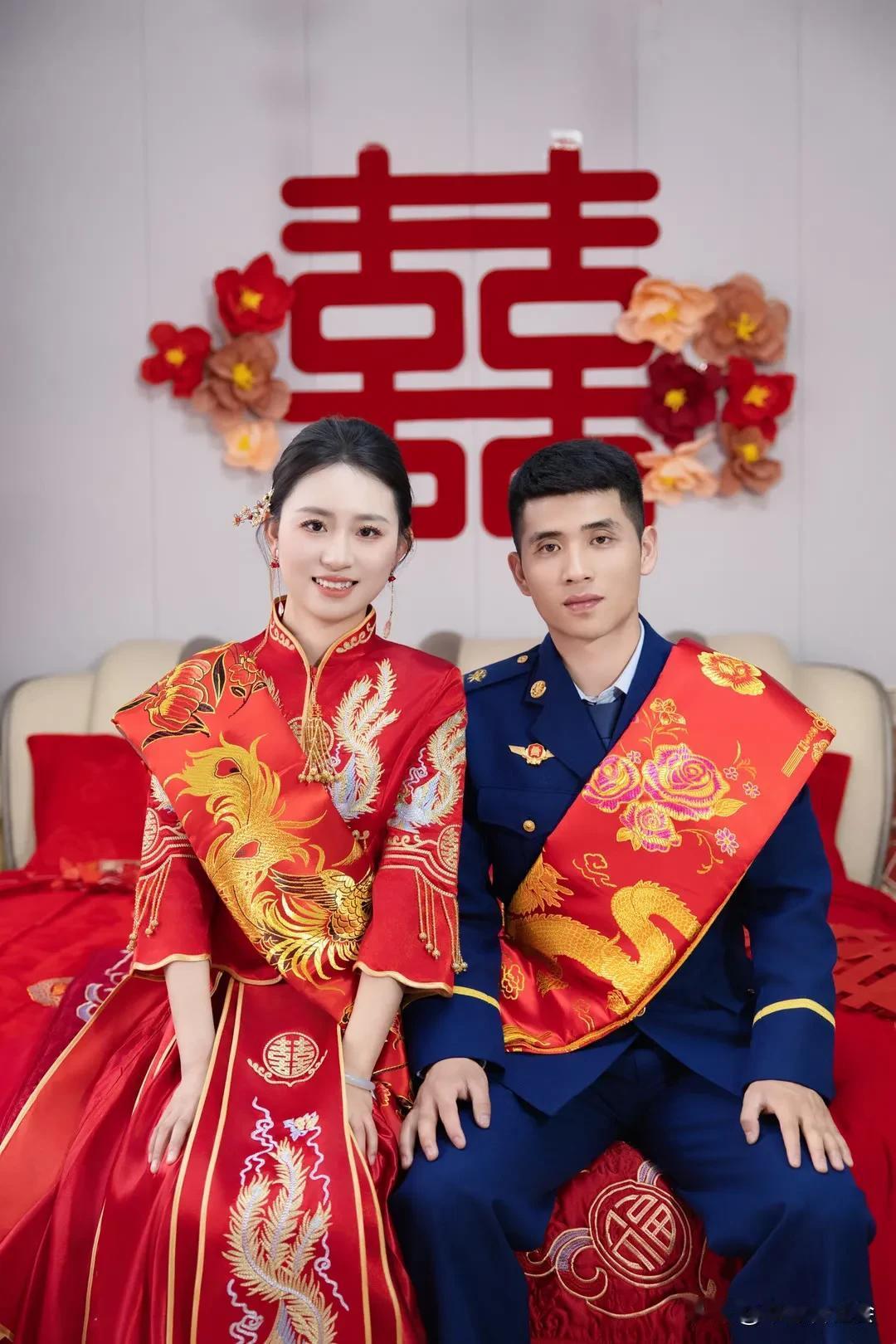 这是哪里的婚俗？
为什么新郎新娘身上还要各披一条被单？
这样做有什么说法吗？陪嫁