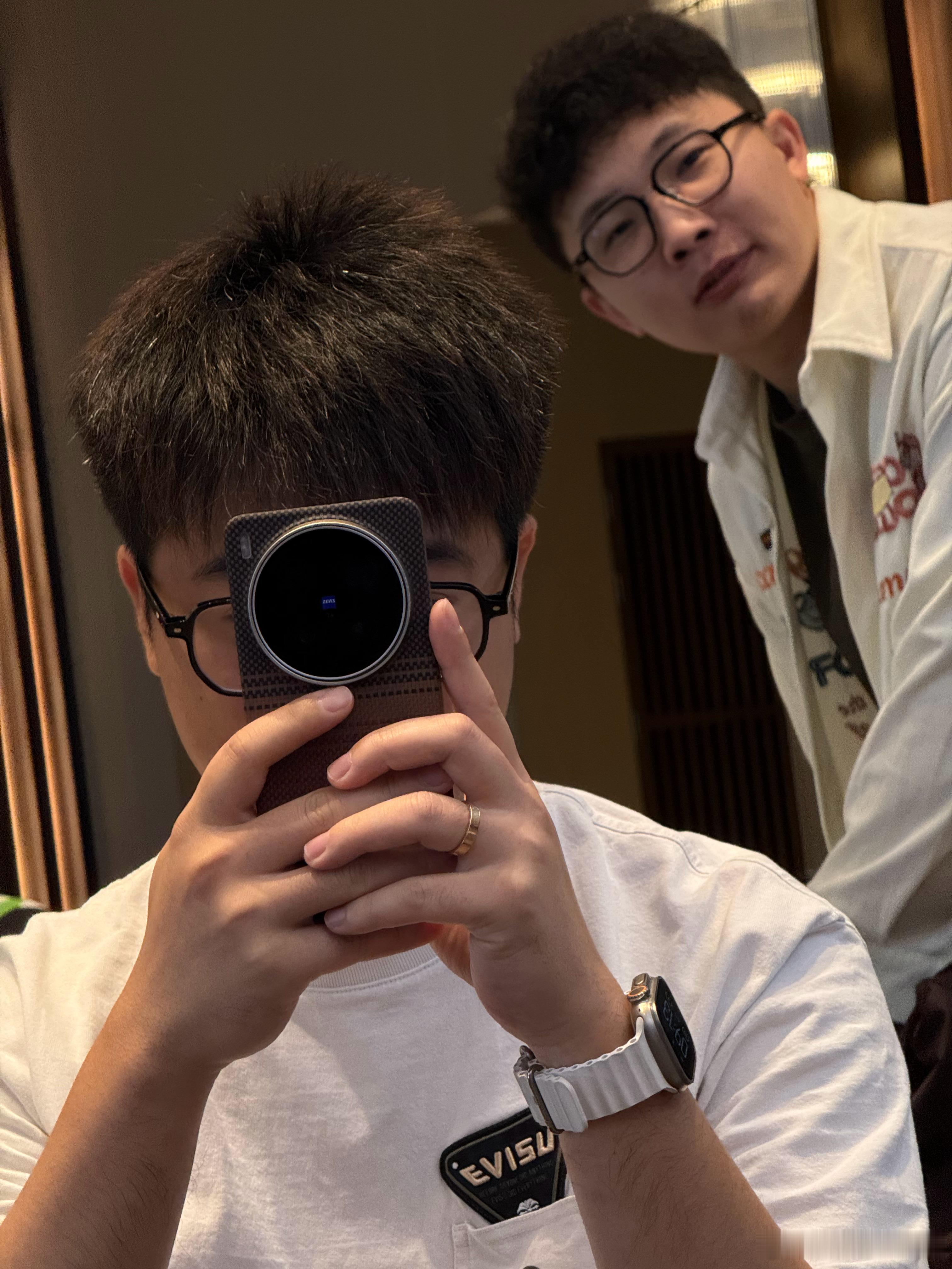 董事长就早早来接受采访了。