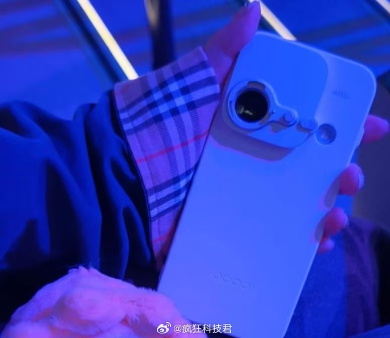 OPPO Find X9s Pro+哈苏增距镜套装外观曝光，咱来看看核心亮点！外