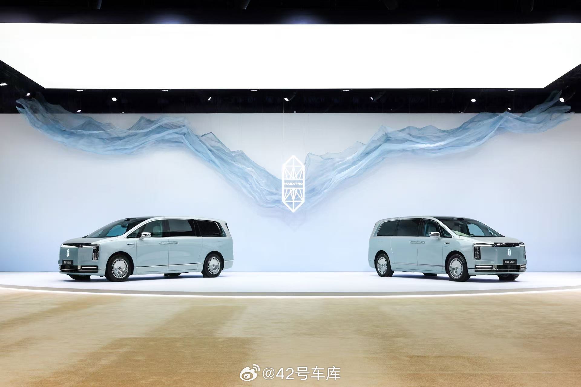 除了尊界 V800 和 V680，享界 G9 也将在今天正式亮相并开启预售，智慧