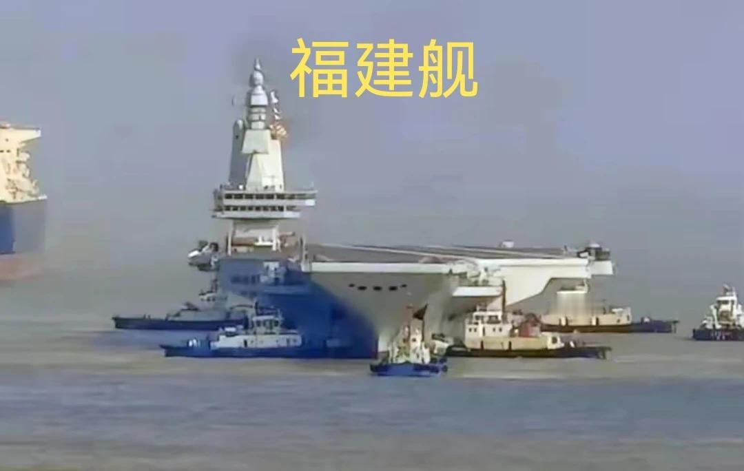 福建舰移动泊位的消息刷屏了！国人兴奋不已，毕竟，这意味着福建舰离海试不远了。海试