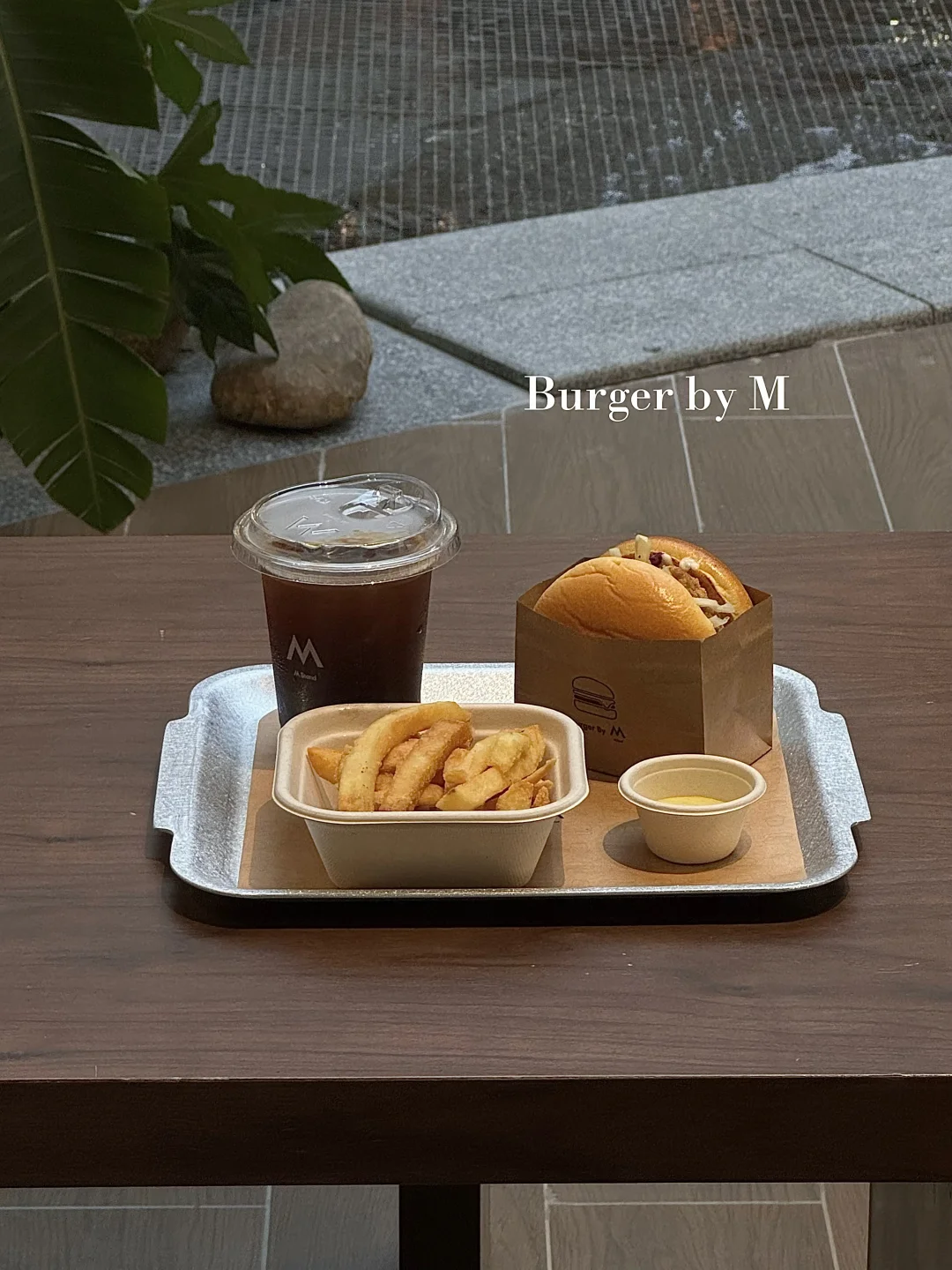 新嘉中心新开的！！打工人坠爱的一人食🍔☕️……