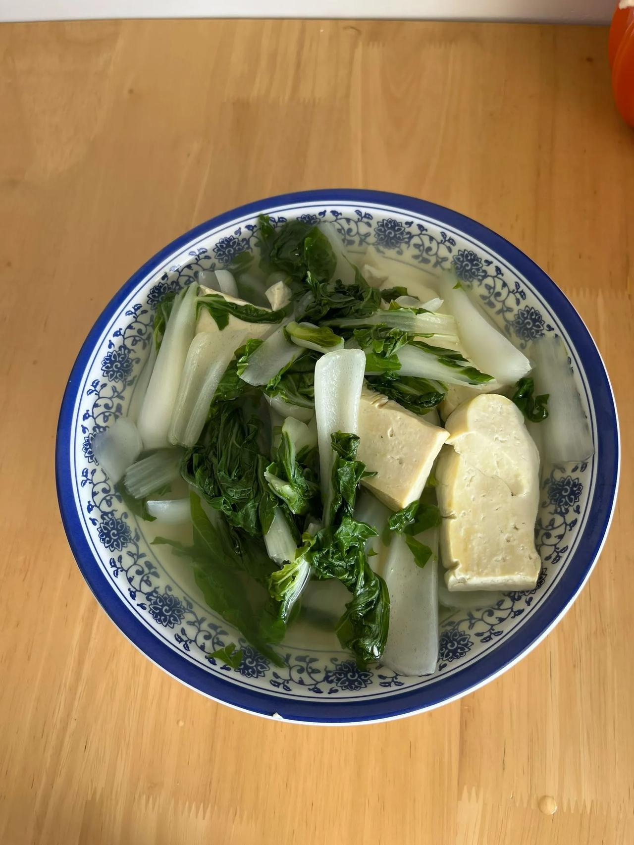 此菜具保平安之功，应常烹食。
此地有净心肺之效，须多来居。
（人间至味是清欢）