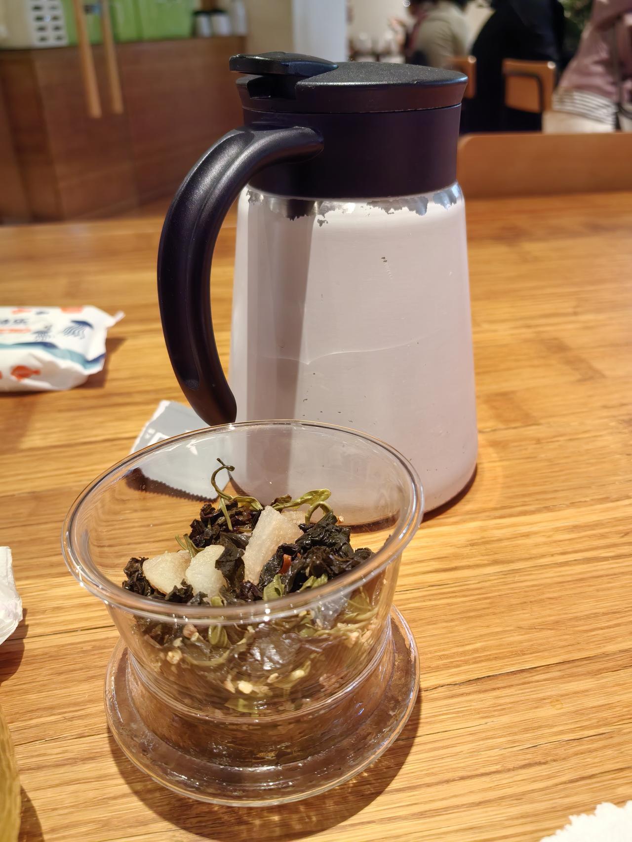 是不是只要关联和苗京京或者素老三的头条内容都会有流量。
我看很多微头条都是在写苗