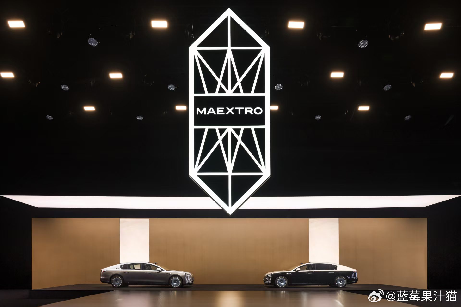 余承东发布尊界S800超高端系列鸿蒙智行发布会鸿蒙智行沉浸式发布会太震撼，360