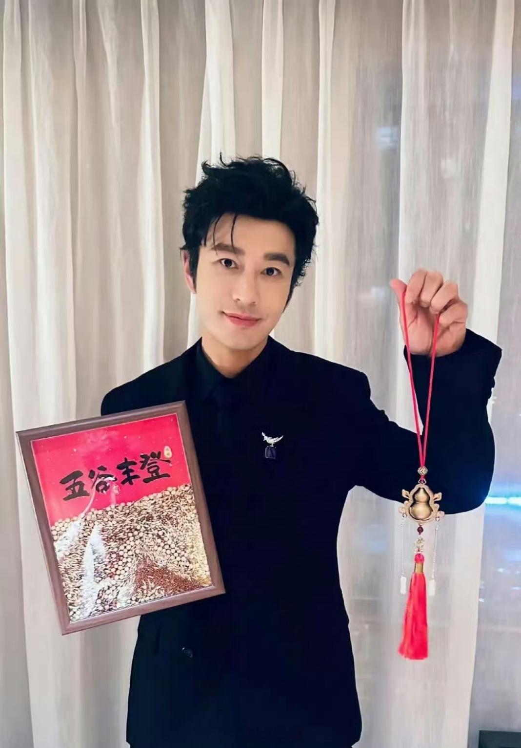 黄晓明说山东人DNA觉醒了.深耕演艺行业多年，黄晓明毅然选择攻读博士，用行动诠释