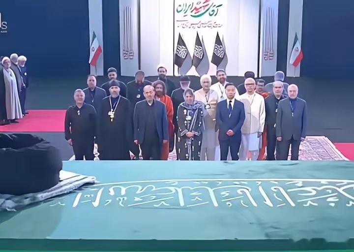 中国代表团出席哈梅内伊葬礼，对伊朗来说有多重要！中方代表团出席不止吊唁，更是直接