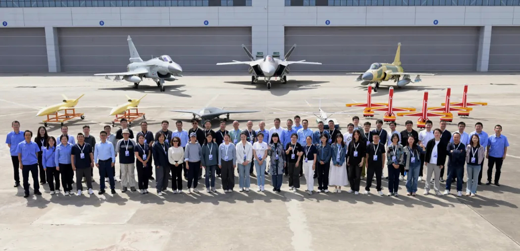 中航工业国企开放日活动歼-10CE“猛龙”、歼-20A“威龙”、JF-17“枭龙