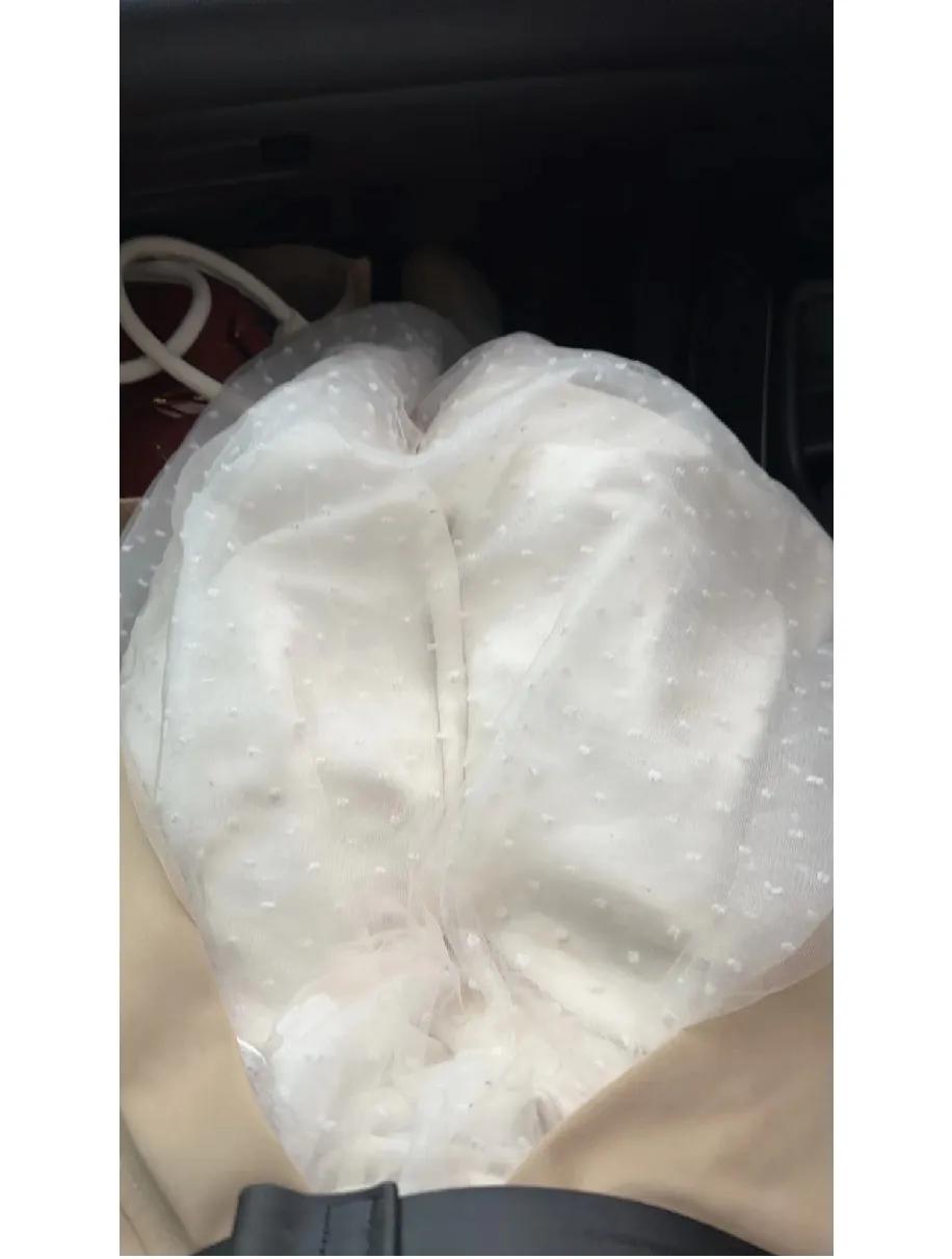 当伴娘的坑我先踩了，谁能想到要吃主桌剩饭啊！
 
家人们，这辈子再也不当伴娘了，