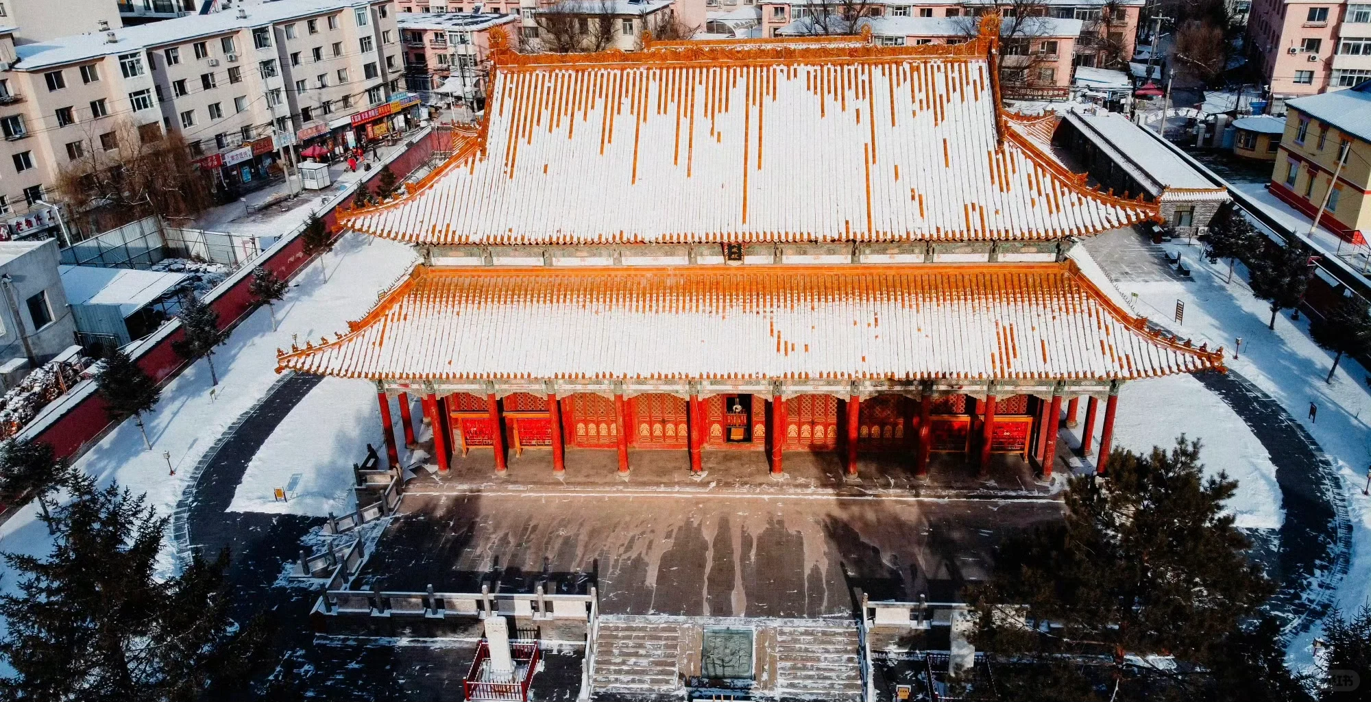 在吉林拍出了故宫的感觉！ 吉林文庙始建于清乾隆元年，是全国四大孔庙之一...