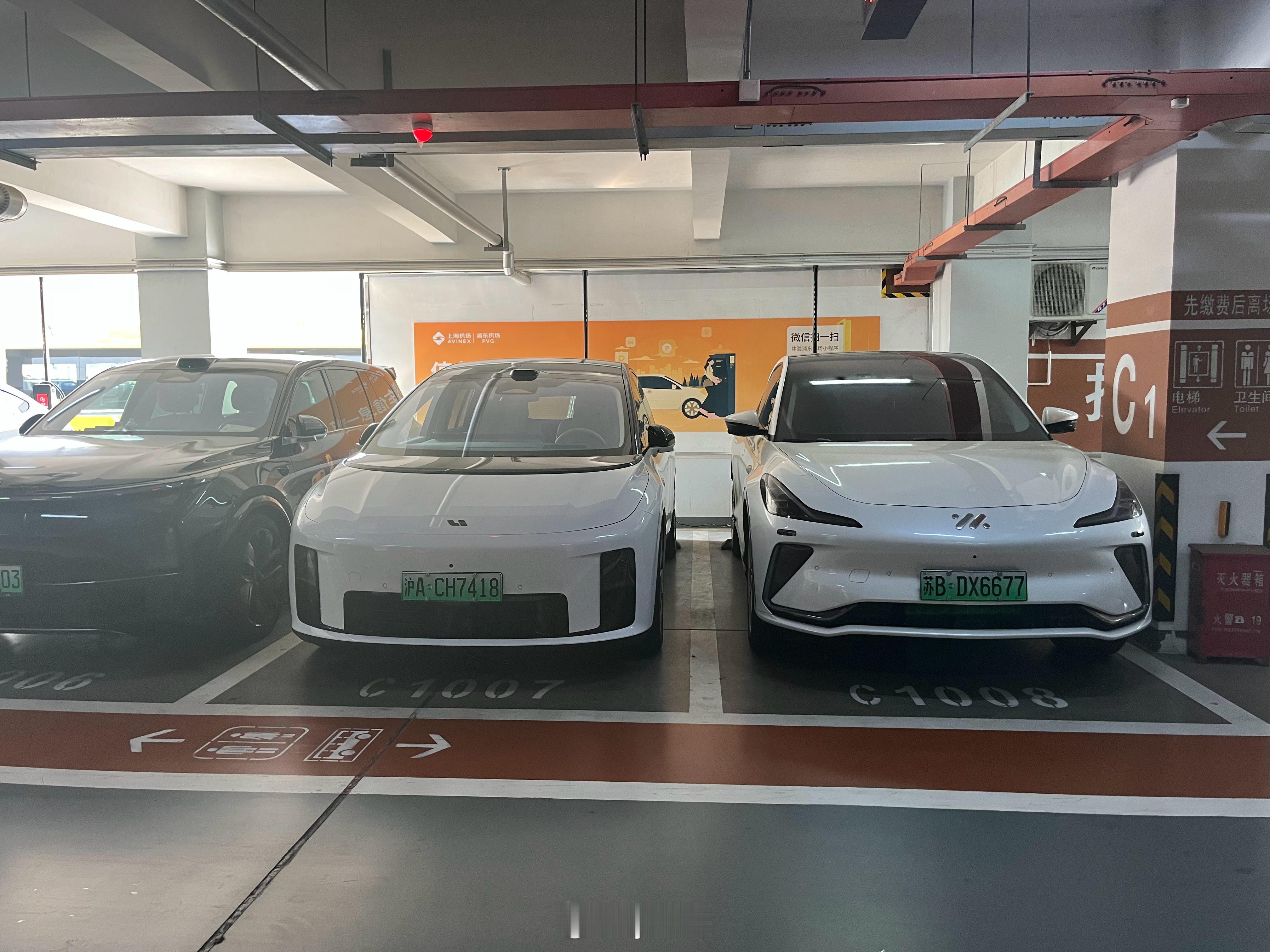 三周飞了8趟，回家过年了。理想的车头好看 上海·上海浦东国际机场