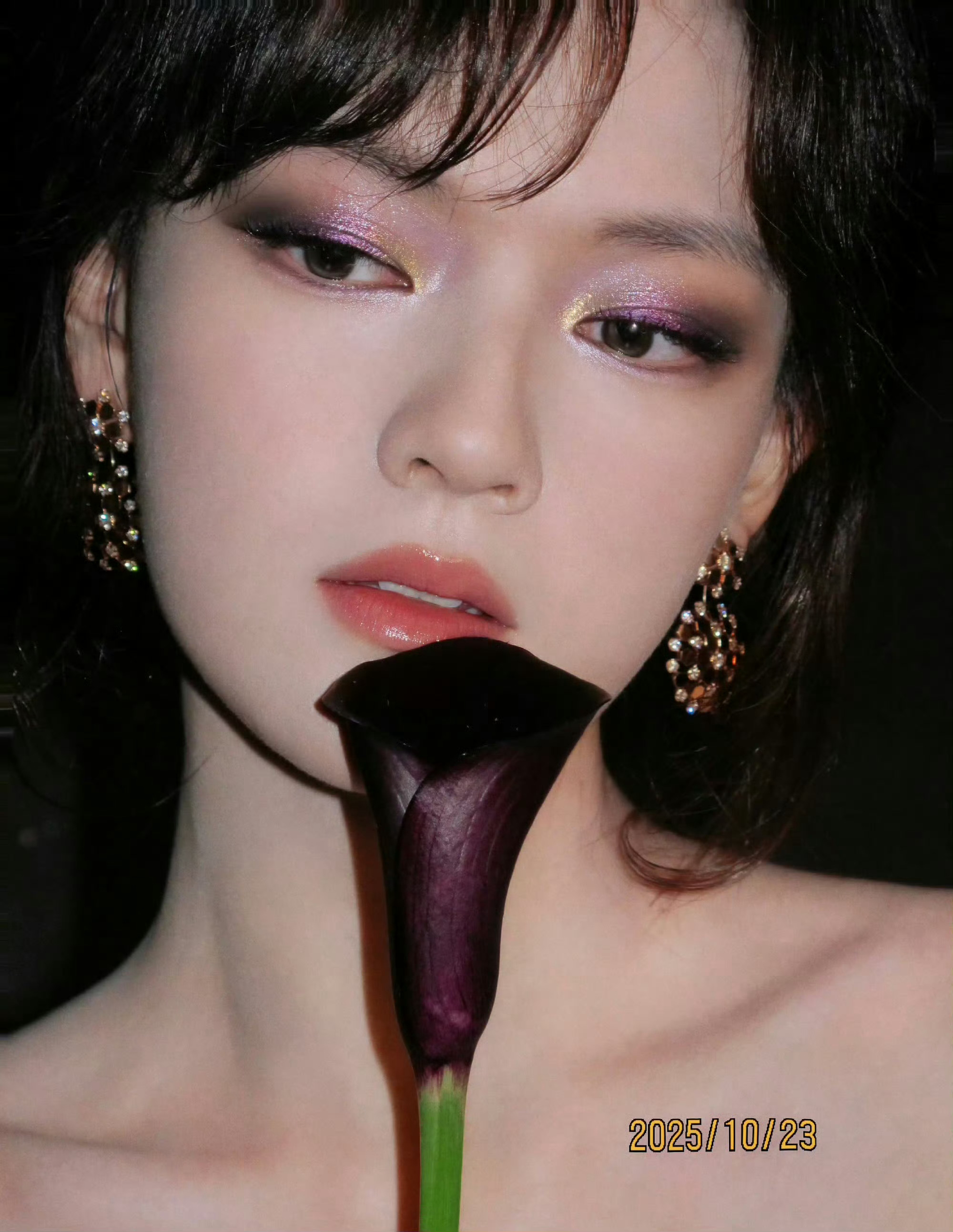 文淇的眼妆依然出众 ​​​