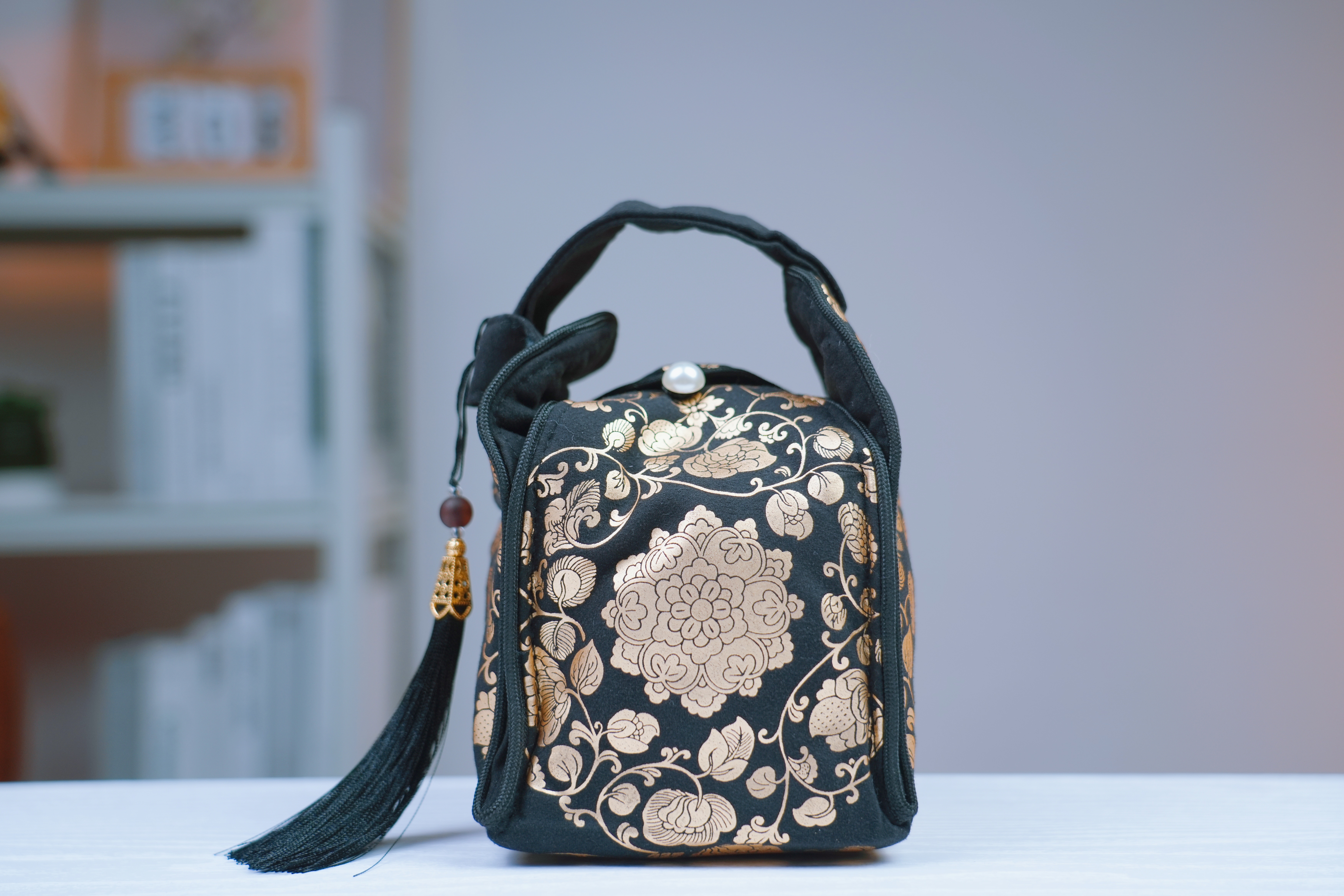 收到比亚迪新年礼盒，超精致，陕西历史博物馆联名茶壶！