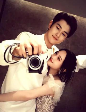 金莎孙丞潇上夫妻综艺了 金莎与男友孙丞潇以“备婚情侣”身份加盟综艺《妻子的浪漫旅