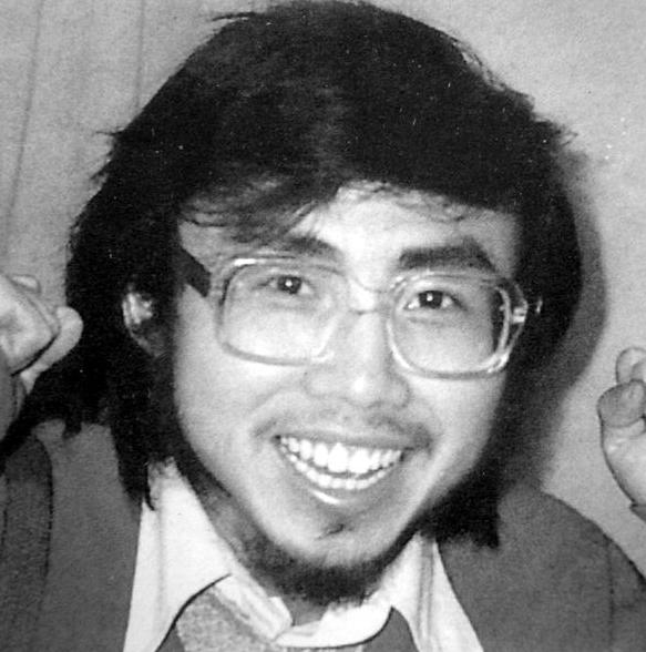 1989年3月26日，25岁的海子在山海关卧轨自杀，他死的时候，身边只带着四本书