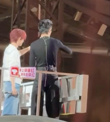 好标准的投篮手势哈哈 