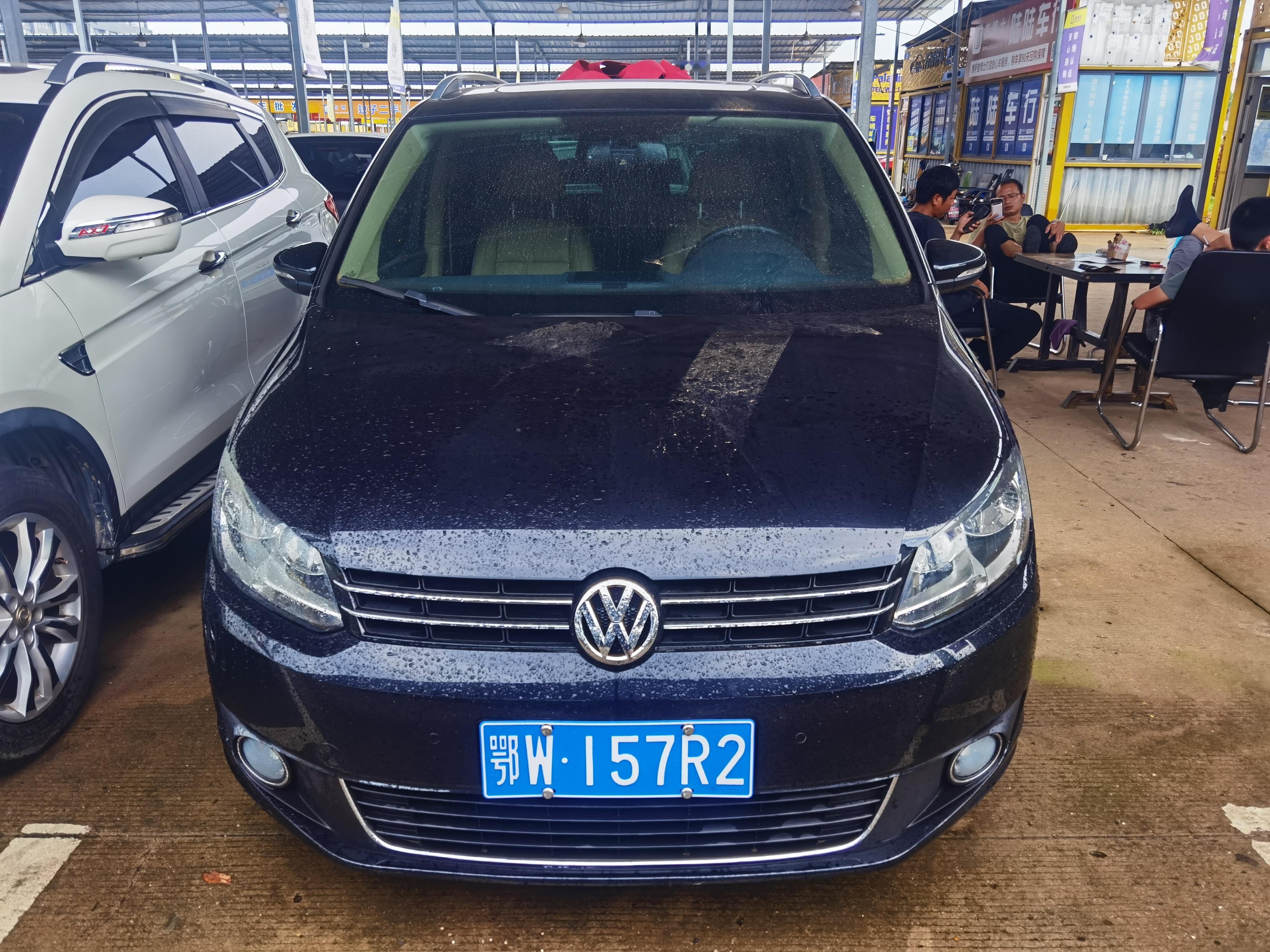 新到一台大众途观,而且还是稀少的黑色【车辆款型】：14年大众途安1.4t自动舒适