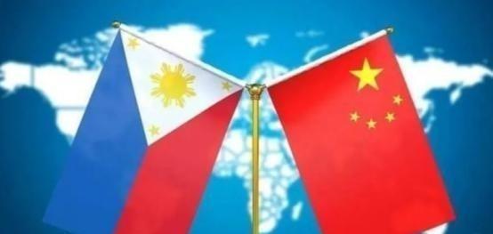 一位美籍华人发文表示：中国不要高看自己，连菲律宾这种小国都敢针对你们，而你们只能