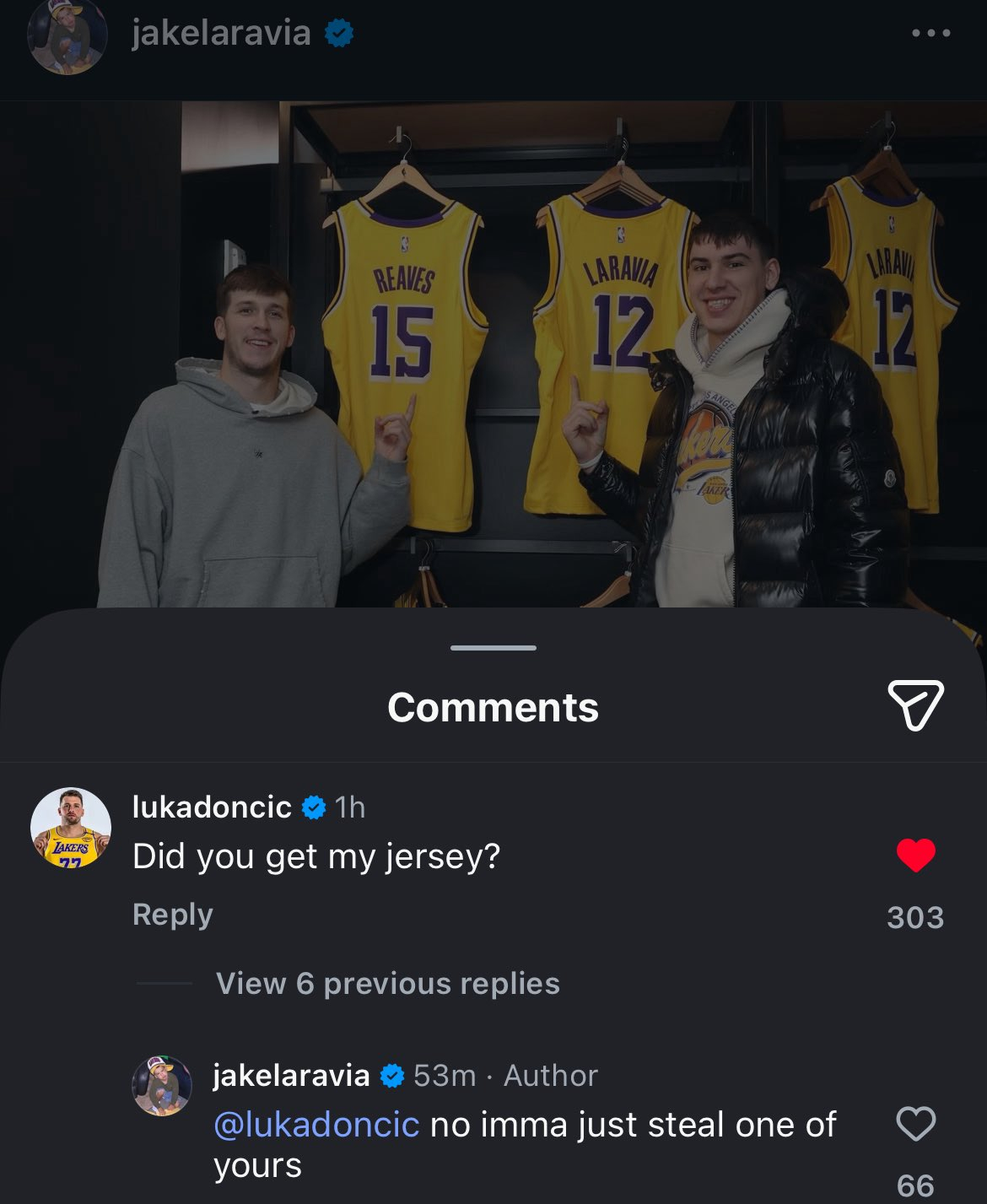 东契奇评论拉拉维亚和小里逛球衣商店：“你拿到我的球衣了吗？”拉拉维亚：“没啊，我