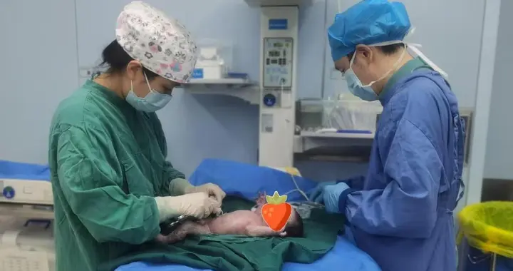 跨越千里的生命守护：27岁三胎妈妈胎盘植入的危情救治