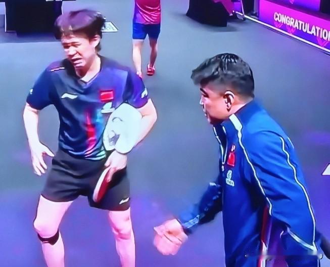 王楚钦有伤，挣扎着打完松岛辉空。
八分之一决赛大战弗朗西斯卡，我们只看到他打的潇