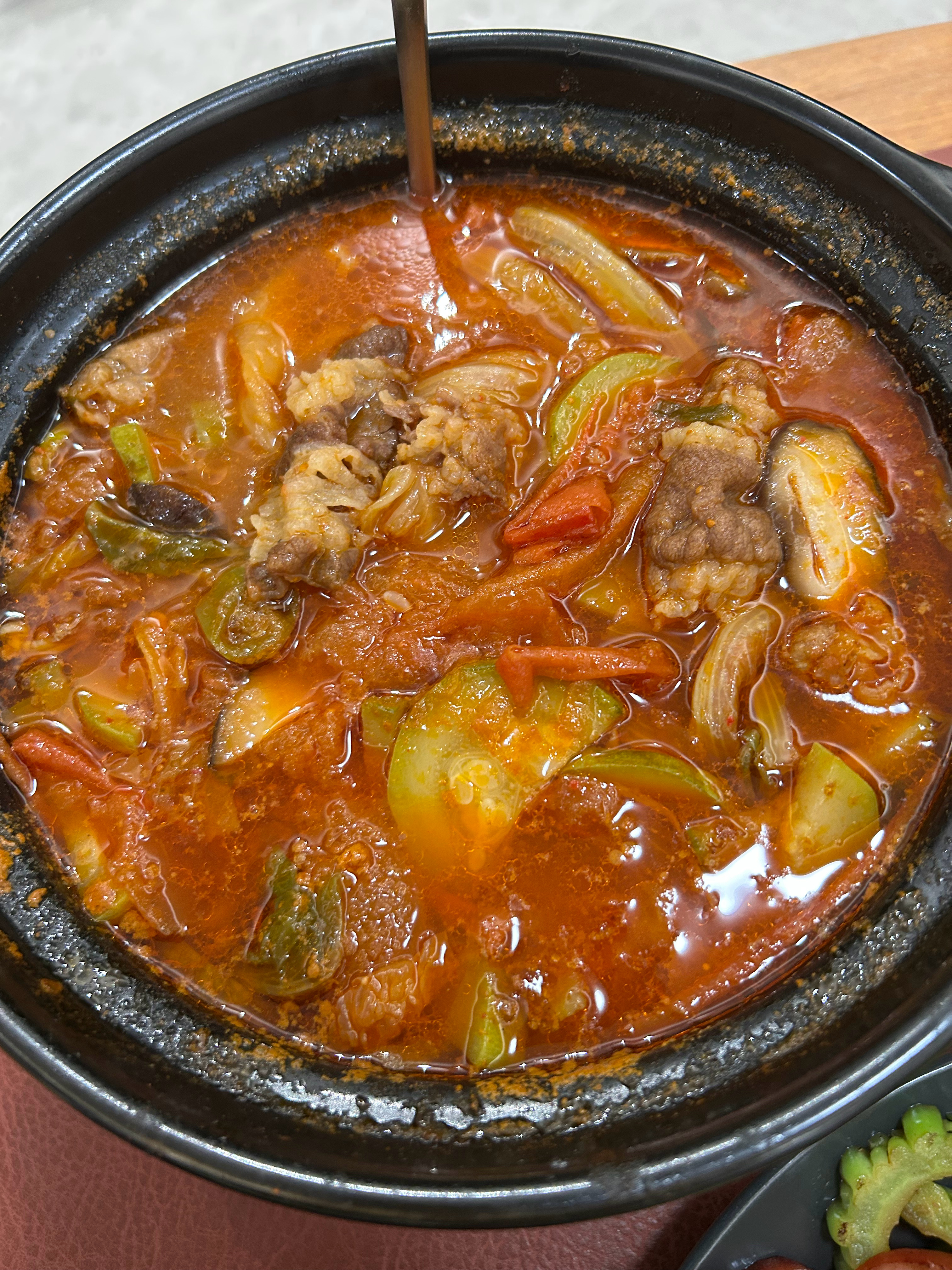 确实没想到我做饭这么好吃。谁能想到？想不到。 