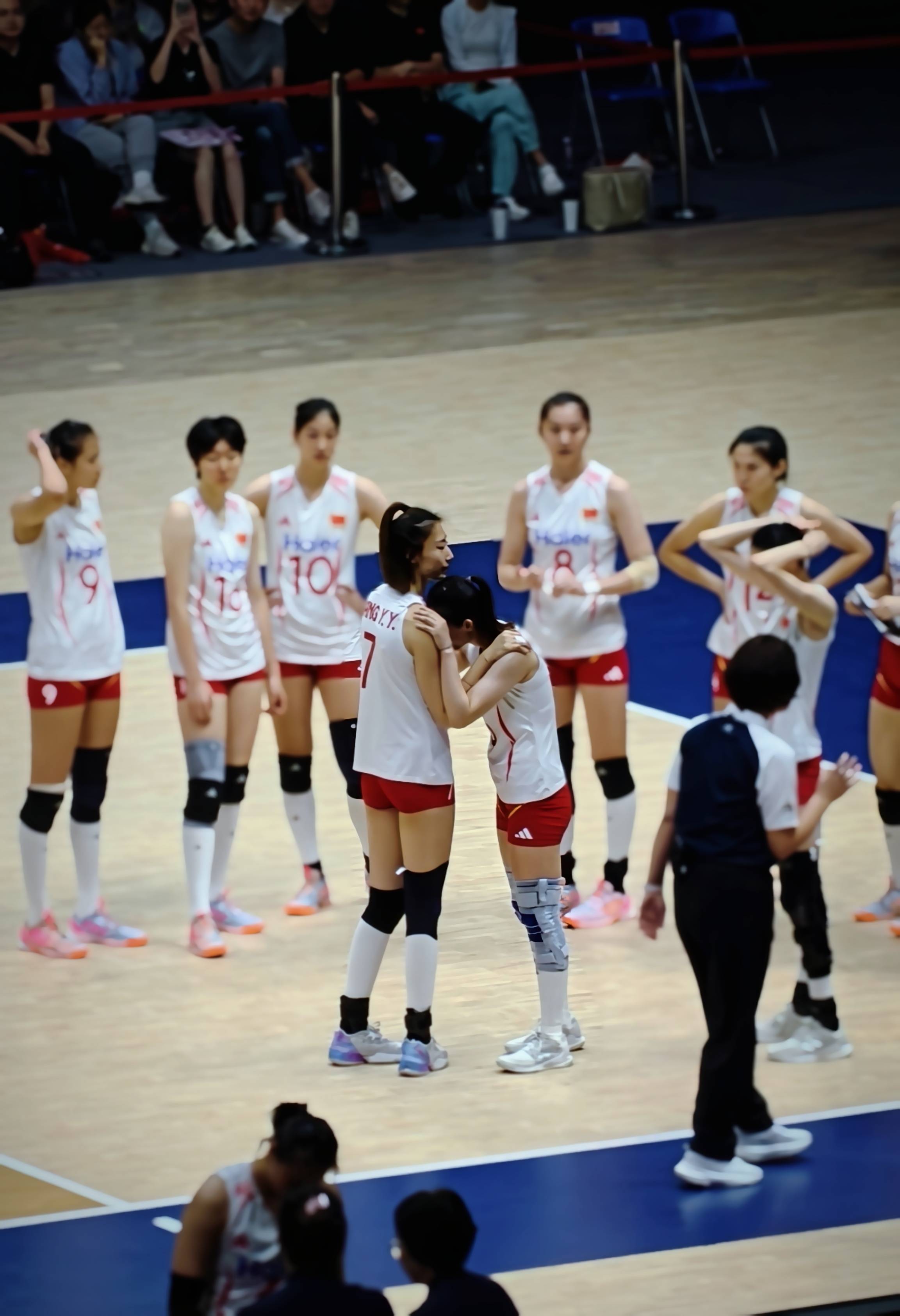 这张图真是看不得[苦涩]竞体好虐人中国女排[超话] ​​​