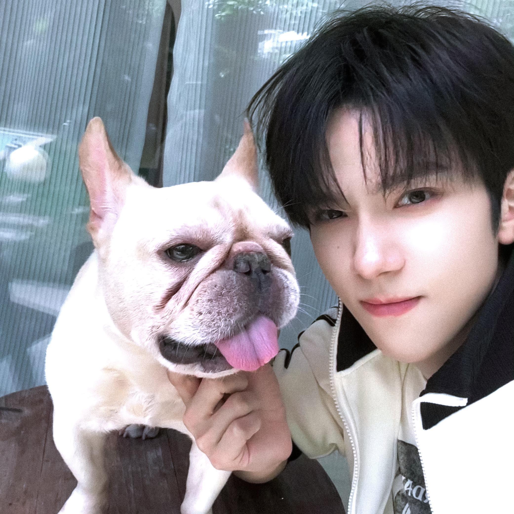 余承恩 yce余承恩天书黎明 yce余承恩顾天 “我心上悬挂着的月，自要做我笔下