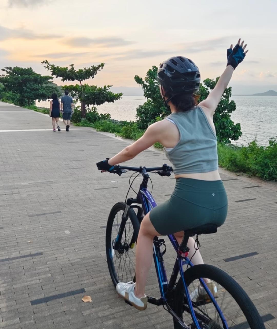 我一个亿万身家的朋友告诉我
想要挣到钱就三个字:不将就
不要将就，和不值得相处的