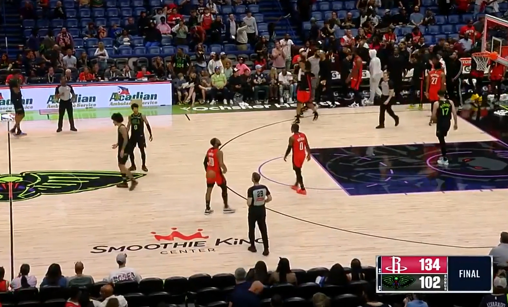 火箭客场134-102轻取鹈鹕，取得两连胜，仍居西部第六。申京36分14篮板7助