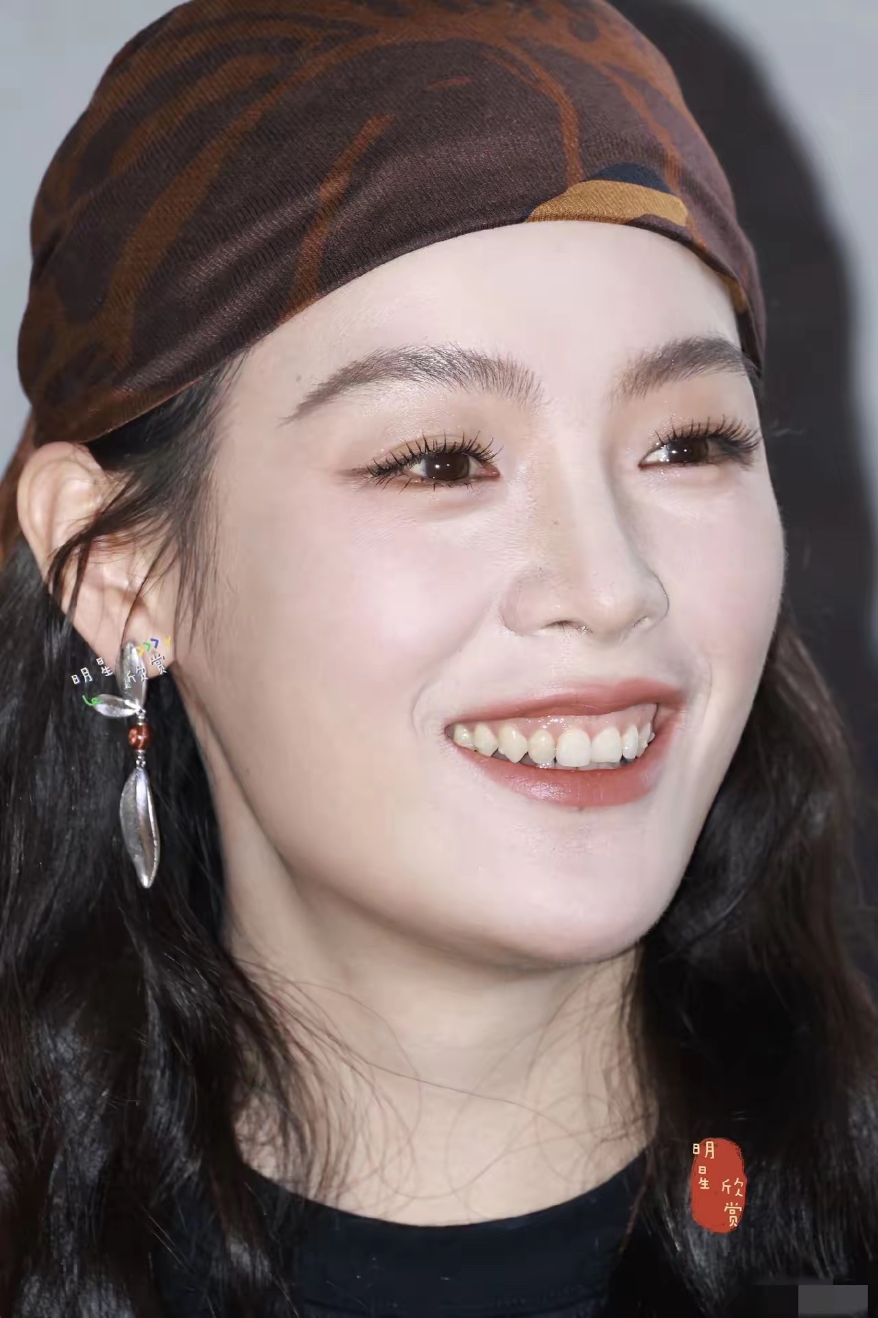 路人怼脸拍的陈丽君，美的毫无瑕疵～～ 