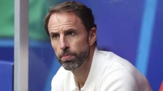 欧罗巴之夜🌙生活很匆忙，别错过日落和夕阳奇拉🆚谢里夫 负 路线:1-2，0-